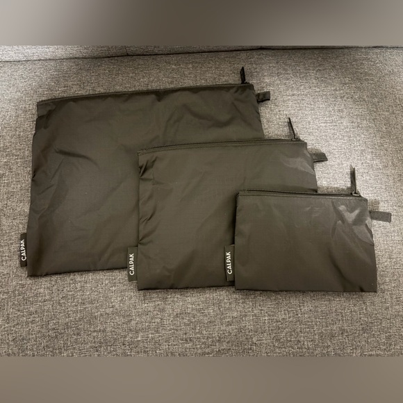 Calpak Compakt Zip Pouch Set in Black Nylon EUC - Picture 3 of 3